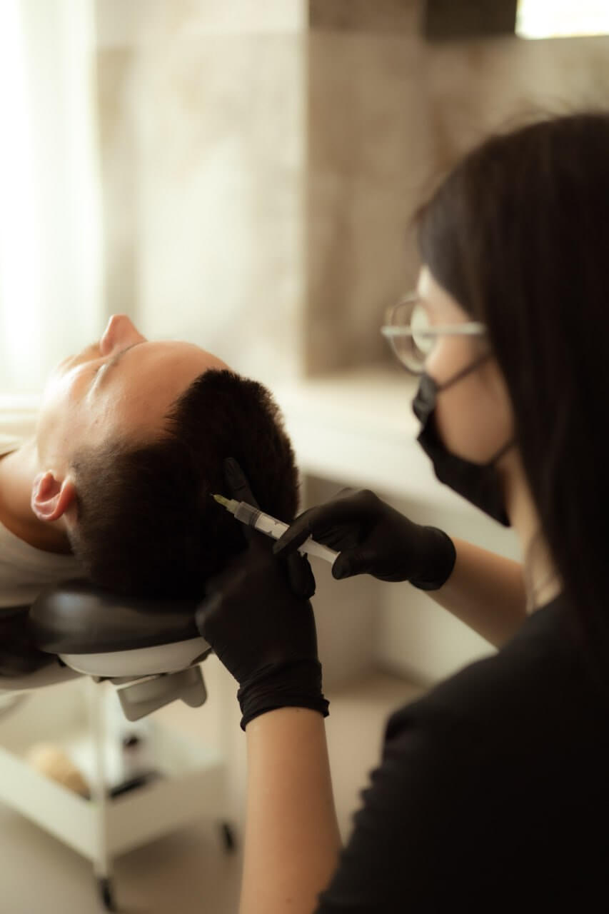 Mezoterapia igłowa skóry głowy